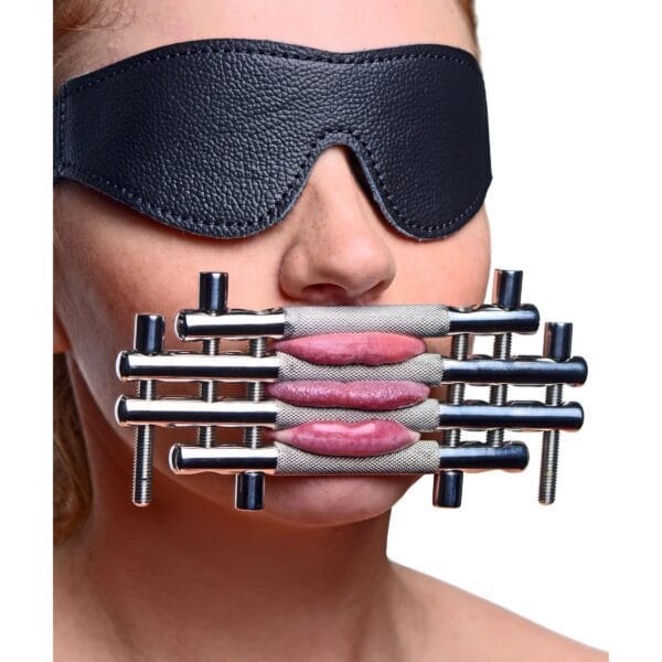 Stainless Steel Lips and Tongue Press Stainless Steel Lips and Tongue Press
